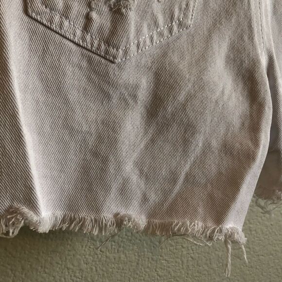 Hot Kiss Women’s High Rise Midi Short In White Size 5 NWT See Pics - Picture 5 of 9